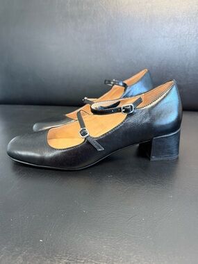 The Nettie Heeled Mary Jane size 7.5 in black leather.